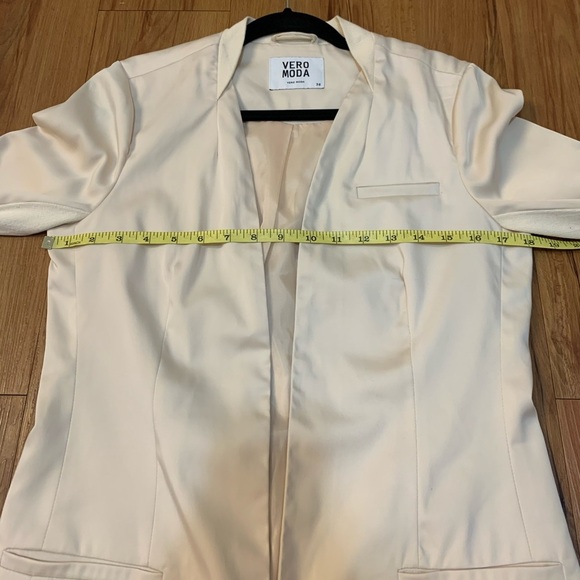 Vero Moda Cream Longsleeve Open Front Blazer - Picture 12 of 15